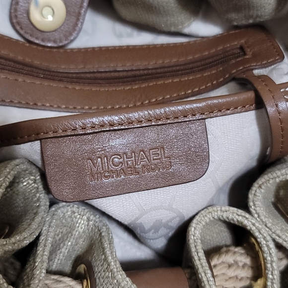 Michael Kors Large Hobo Tote Bag - Picture 12 of 16